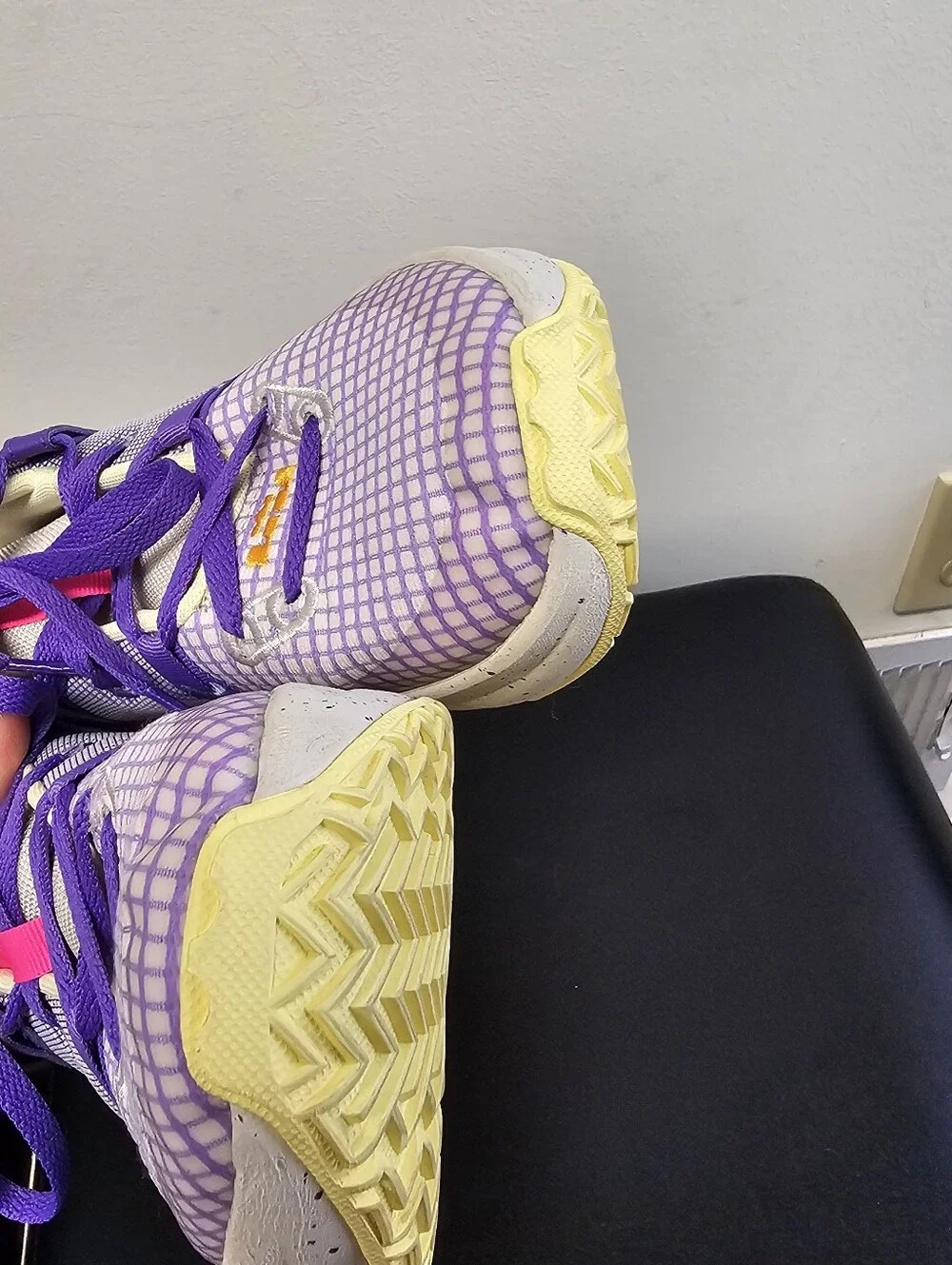 Nike LeBron Witness 7 GS Action Grape Orange Youth Size 6.5Y Basketball Shoes